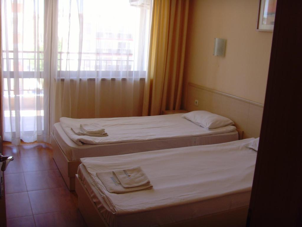 Complex Sunny Dreams Aparthotel Pantai Sunny Bilik gambar
